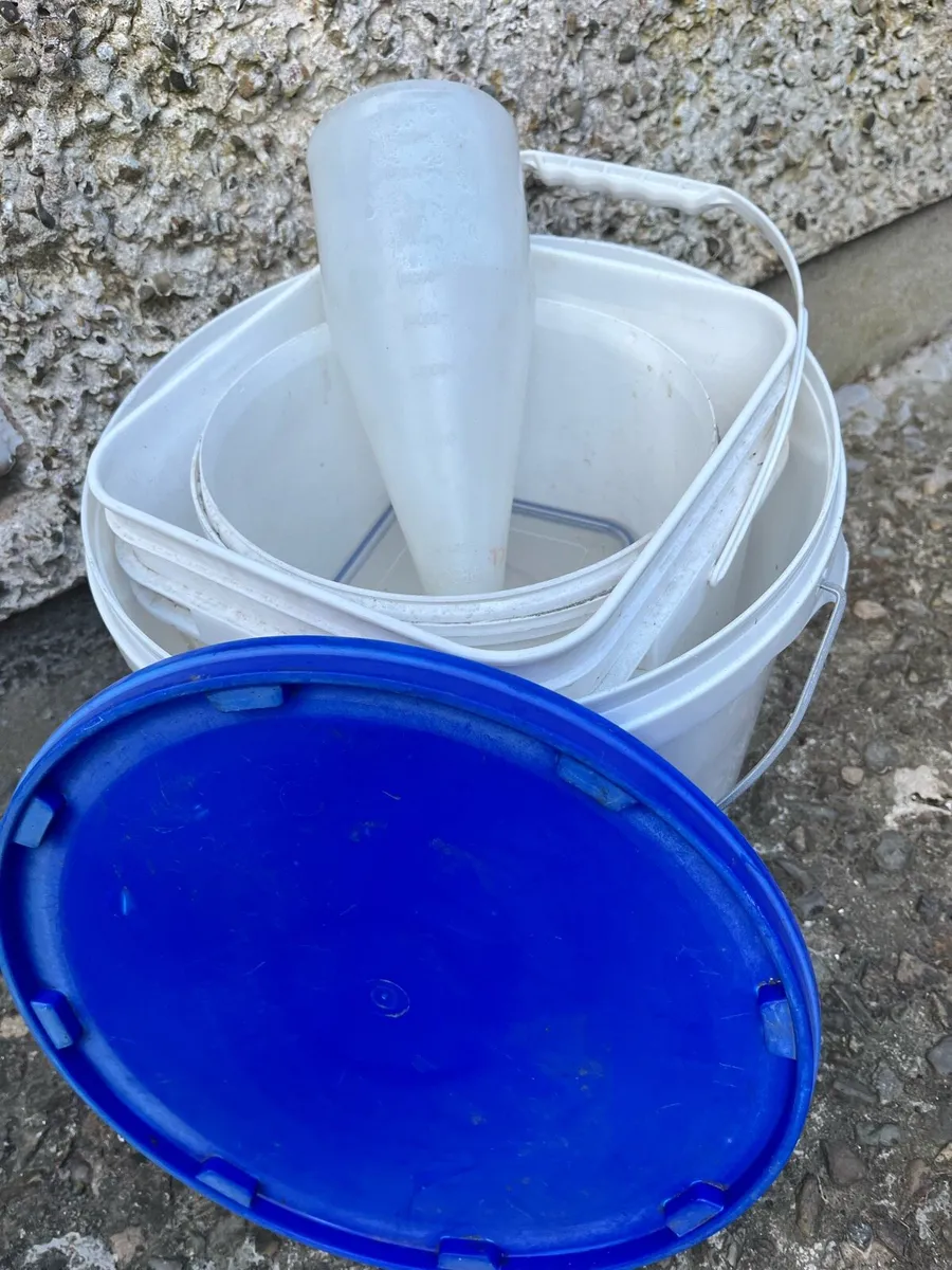 Items for sale - Image 2