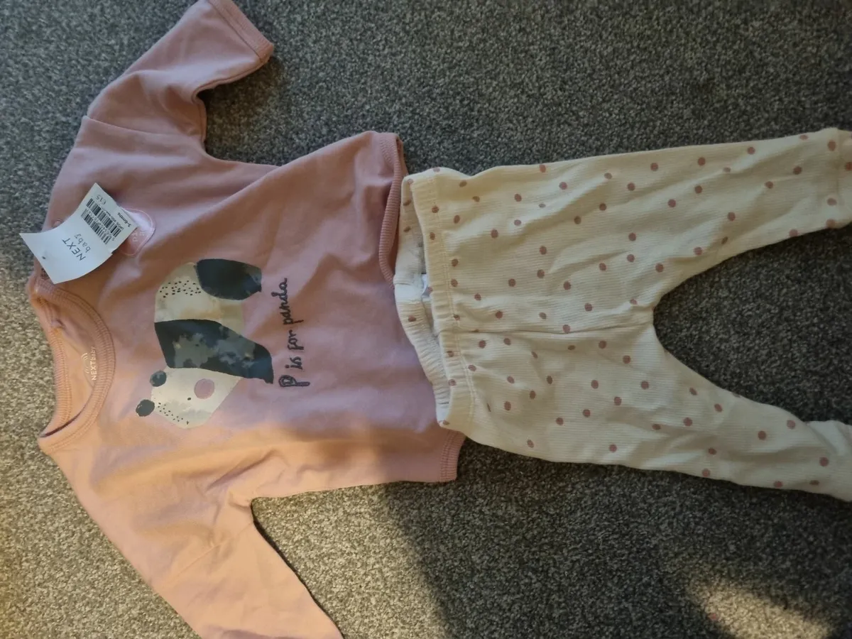 Baby clothes - Image 1