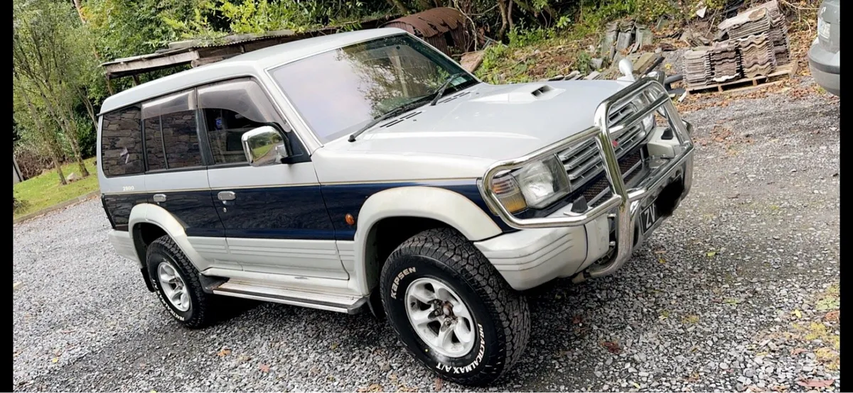 Mitsubishi Pajero vintage - Image 1