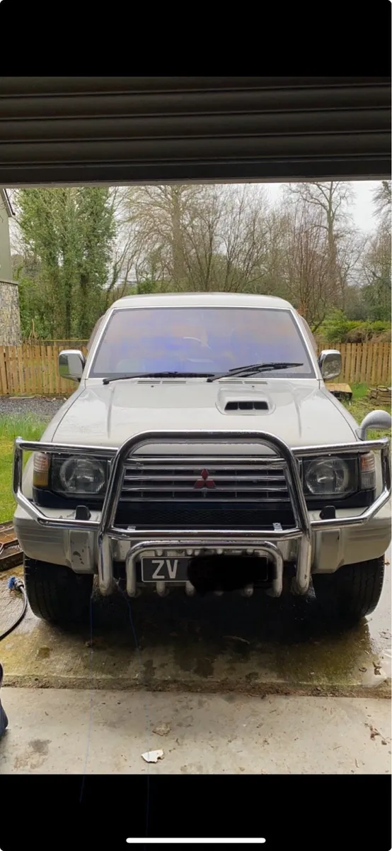 Mitsubishi Pajero vintage - Image 3