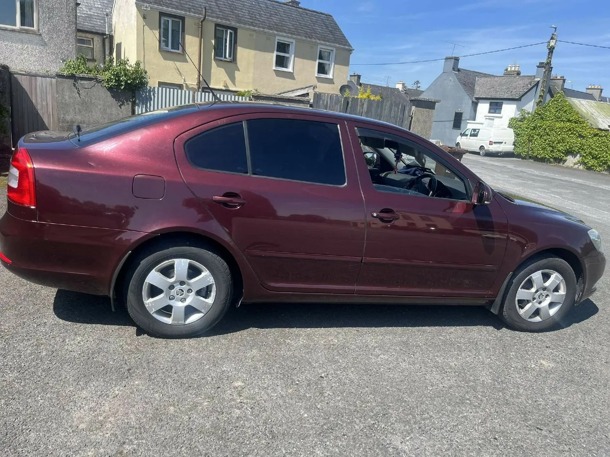 Skoda Octavia 2010 - Image 4