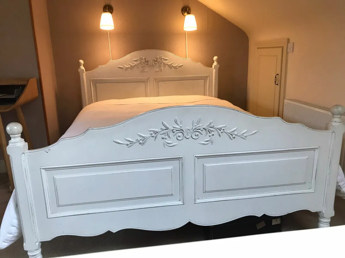 KINGSIZE WOODEN BED AND MATTRESS FOR SALE - Image 2