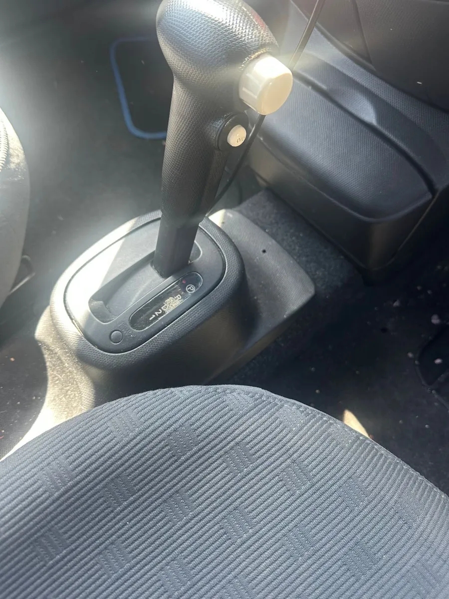 Car - Image 2