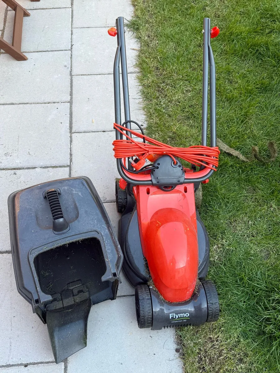 Flymo Chevron 32 Electric Lawnmower