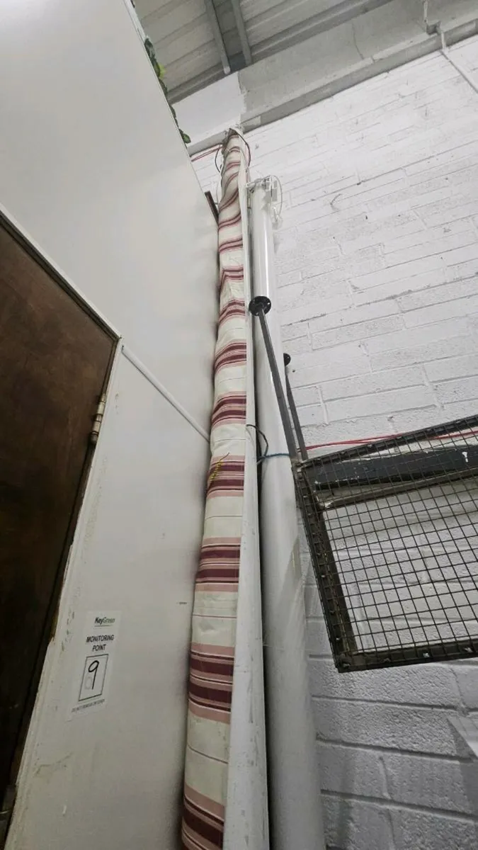 Restaurant awning, ceiling fan light,  shelf - Image 2