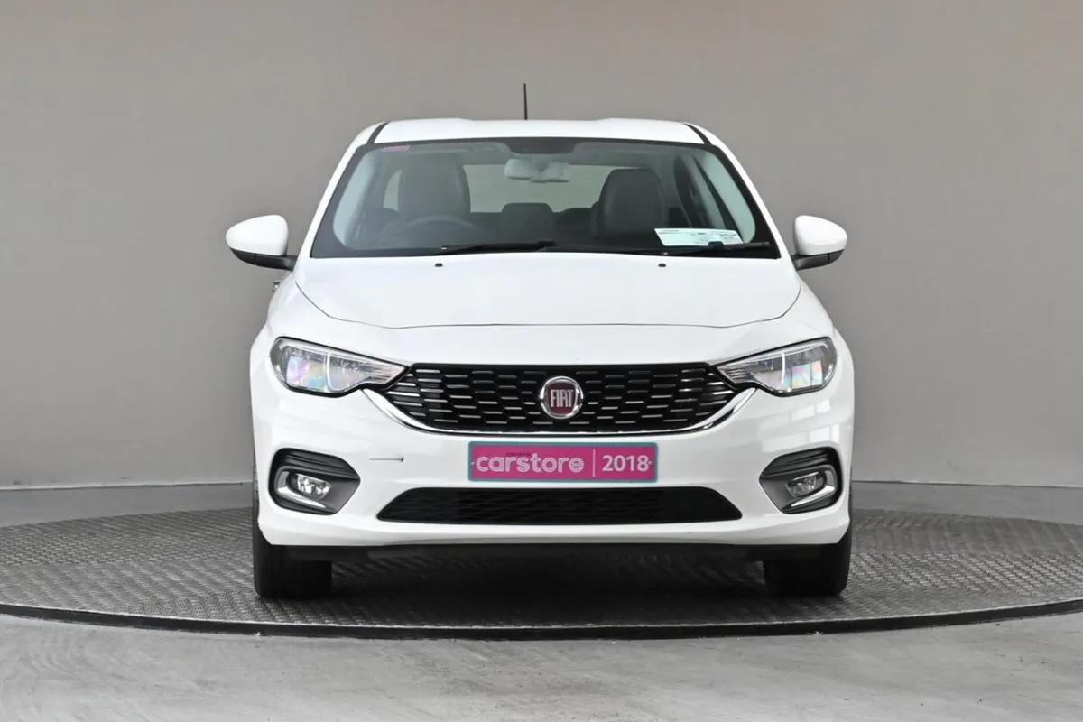 Fiat Tipo 1.3 95bhp 5spd Lounge  sat Nav reverse - Image 2