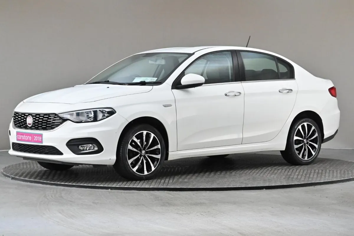 Fiat Tipo 1.3 95bhp 5spd Lounge  sat Nav reverse - Image 4