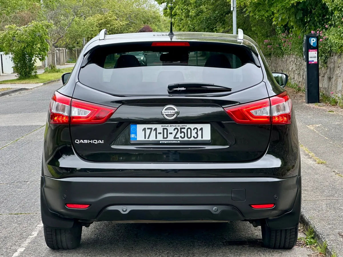 Nissan Qashqai Petrol Auto | Pan roof | Leather. - Image 4