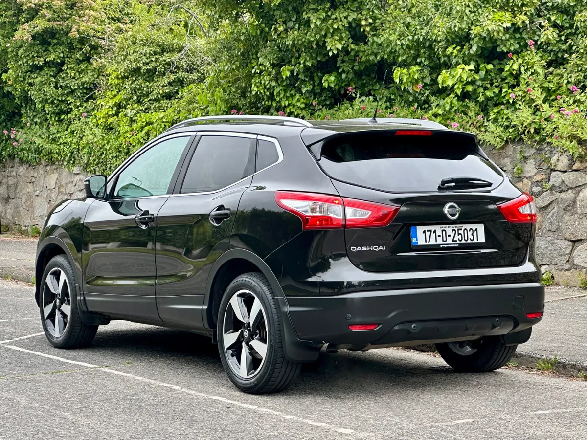 Nissan Qashqai Petrol Auto | Pan roof | Leather. - Image 3