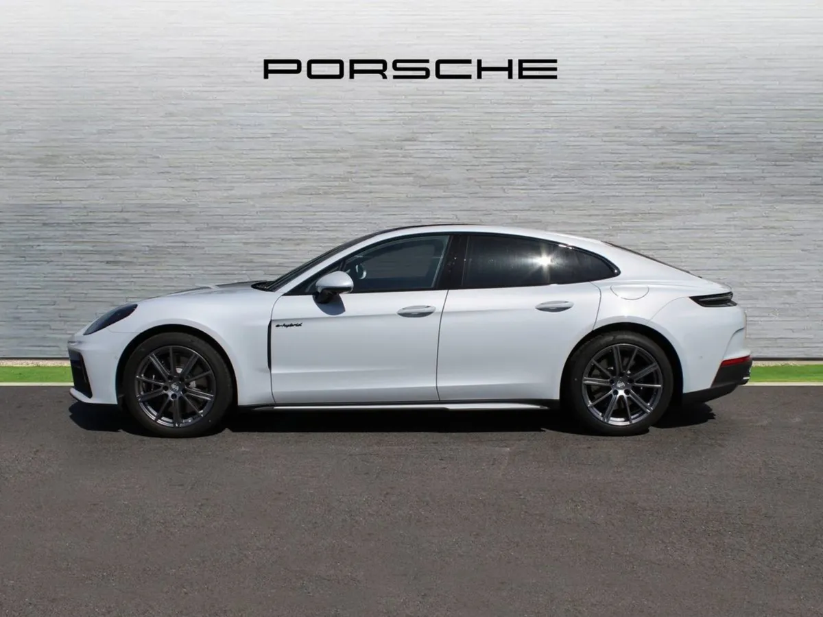 Porsche Panamera 4 E-hybrid - Image 4