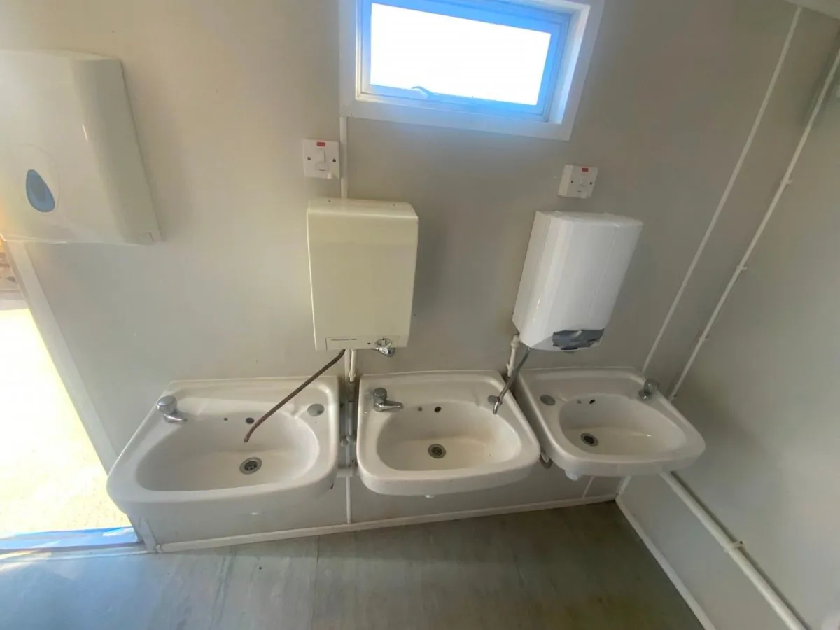 16ft x 9ft ANTI VANDAL TOILET CONTAINER...2434V - Image 3