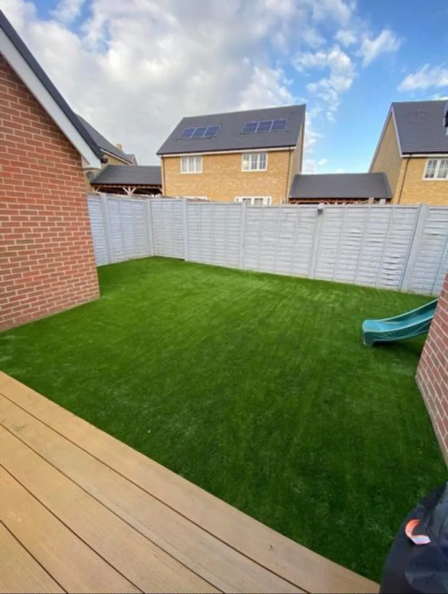 Brand new 40MM grass can be cut to any size - Image 2