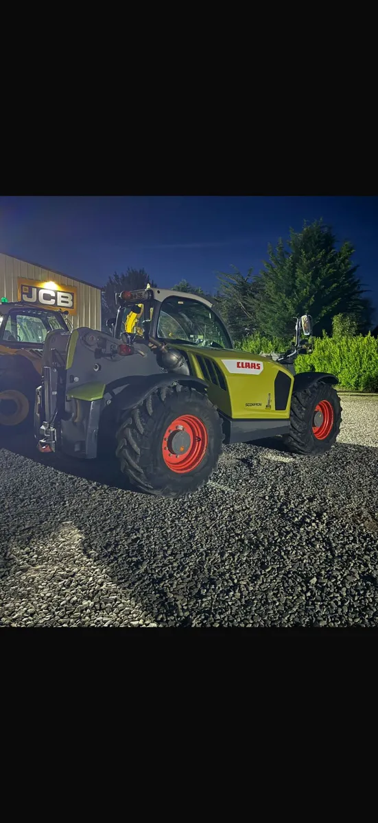 Claas loader - Image 1