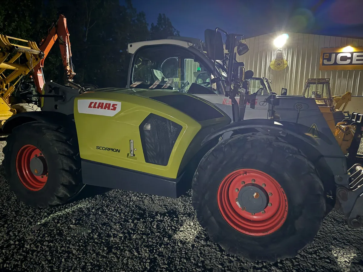 Claas loader - Image 3
