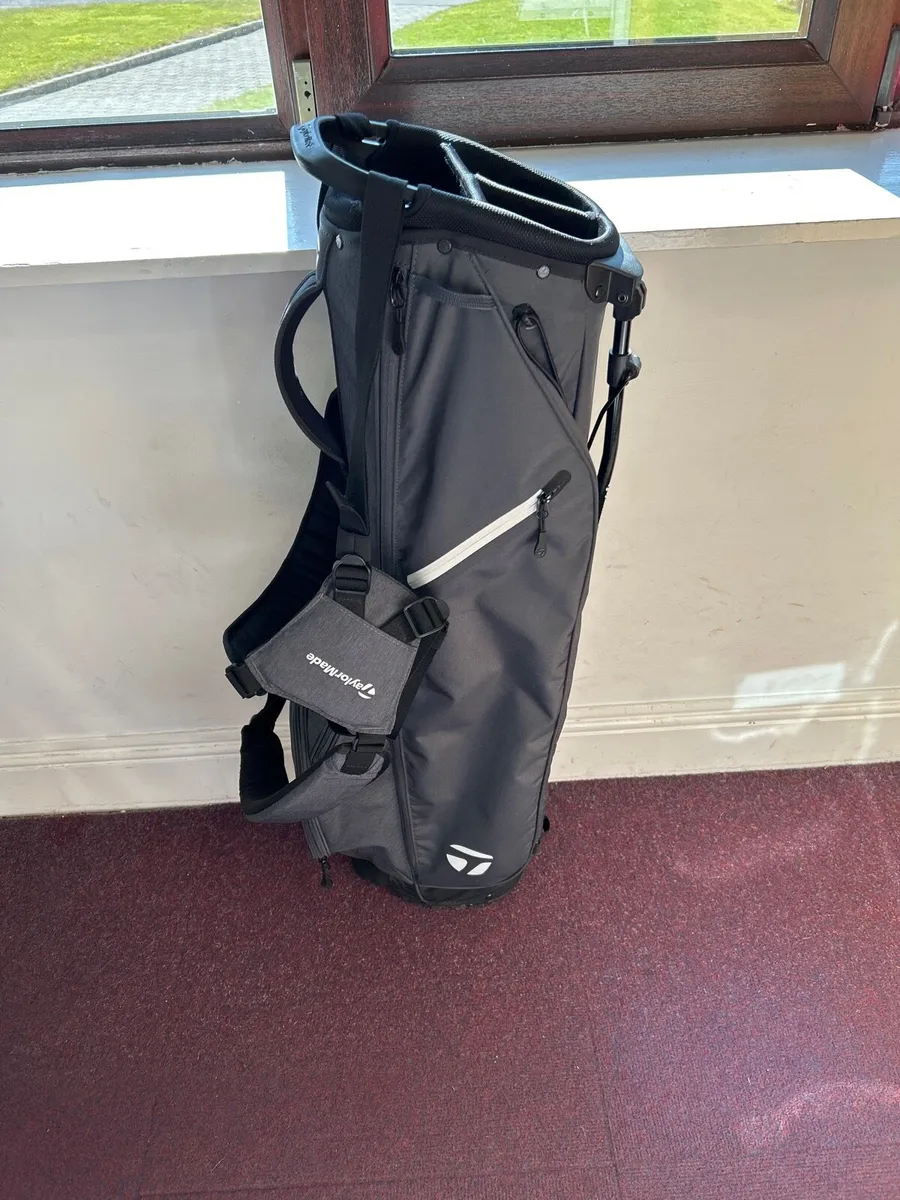 Taylormade Flextech 2025 stand bag - Image 1