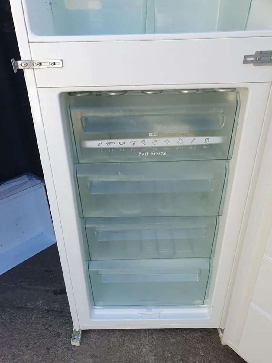 Electrolux Integrated fridge freezer - Image 3