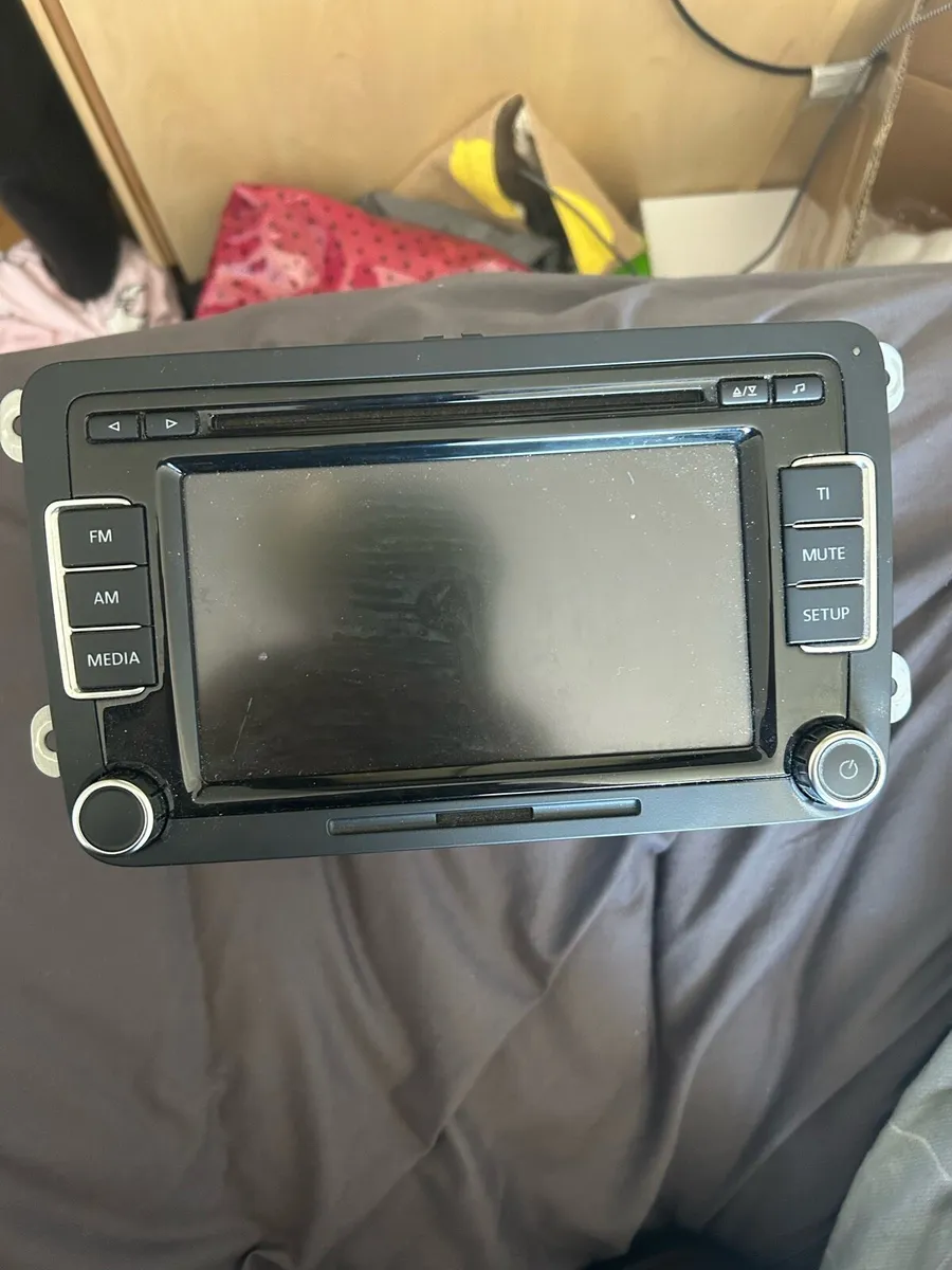 Genuine vw radio - Image 1
