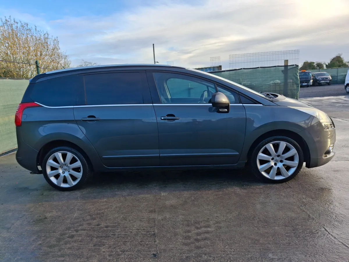 2011 Peugeot 5008 7 Seater - Image 4