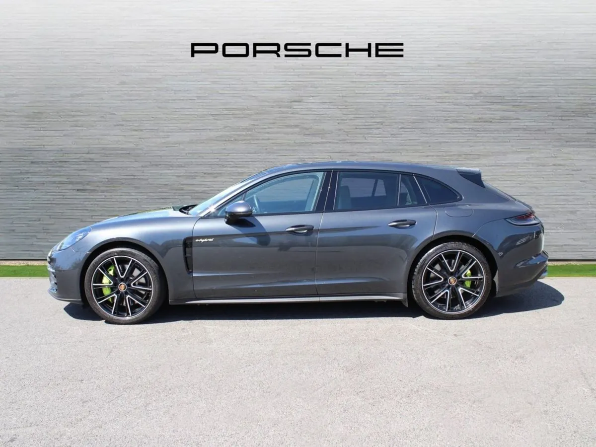 Porsche Panamera 4 E-hybrid Sport Turismo - Image 3