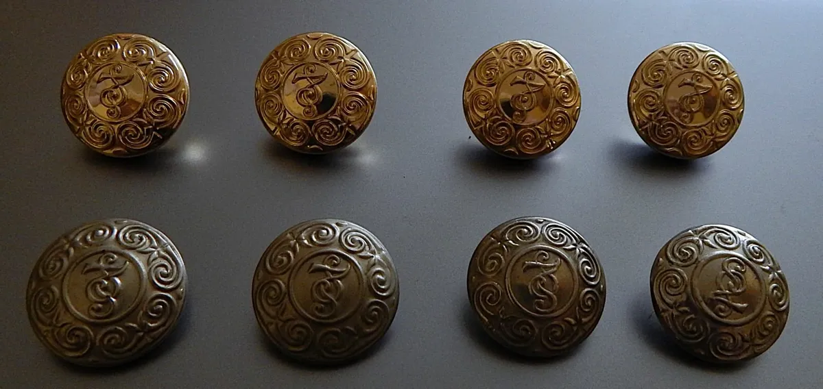 Vintage & Modern Garda Siochana Uniform Buttons - Image 4