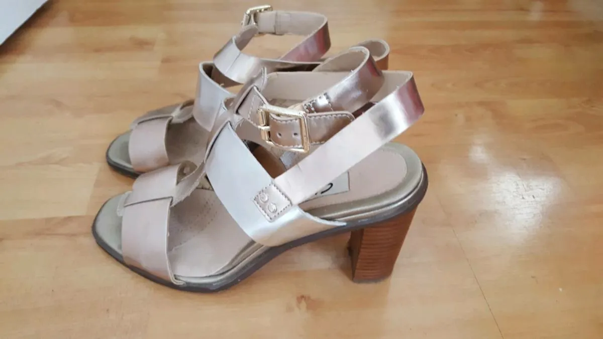 Clarks Sandals 4/37 - Image 1