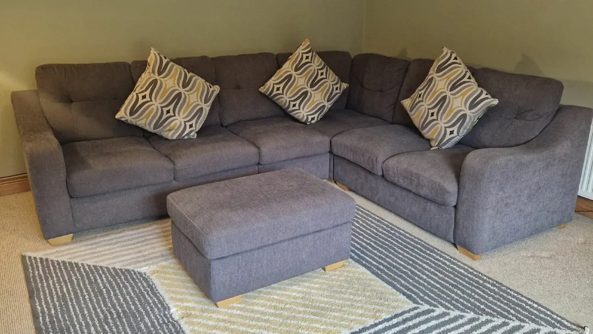 Couch and footstool - Image 2