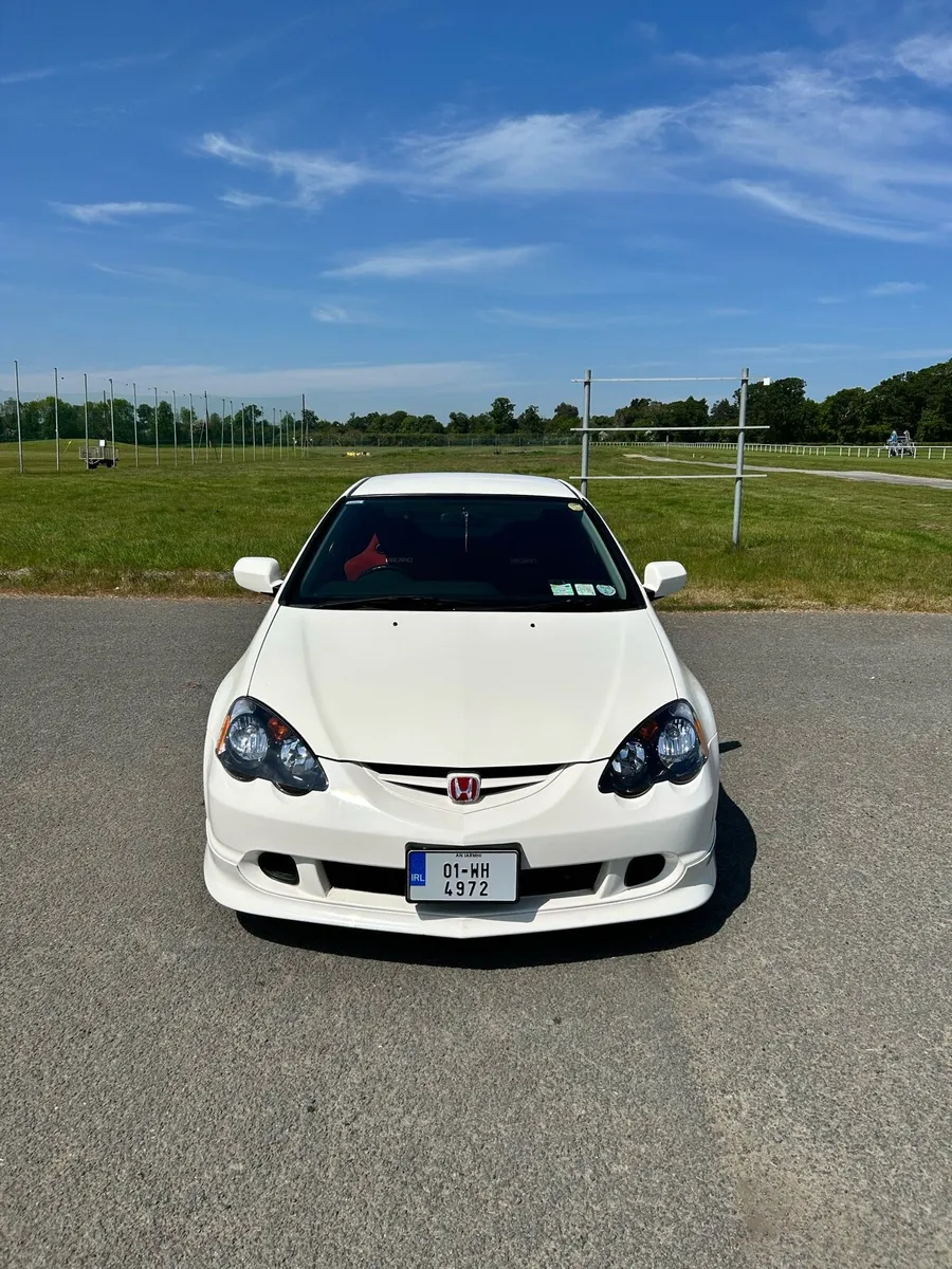 2001 Honda Integra Type R DC5 - Image 2