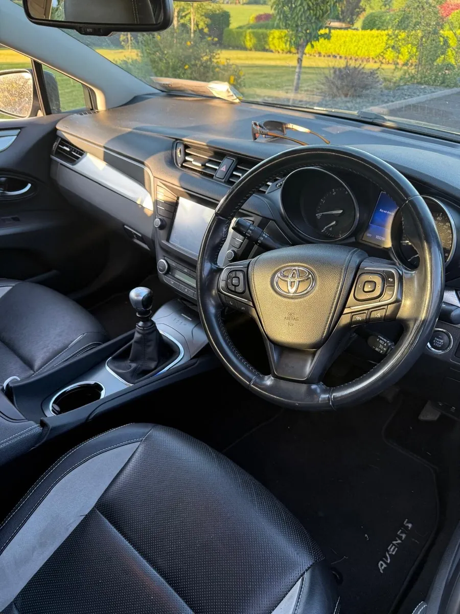 Car - Image 3