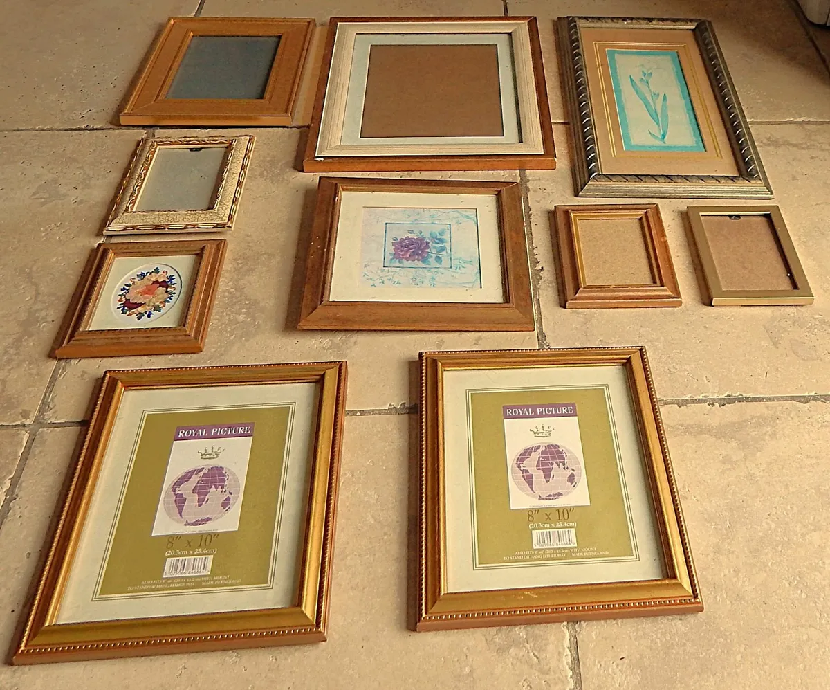 Selection of 9 Frames in Various Sizes - Image 2