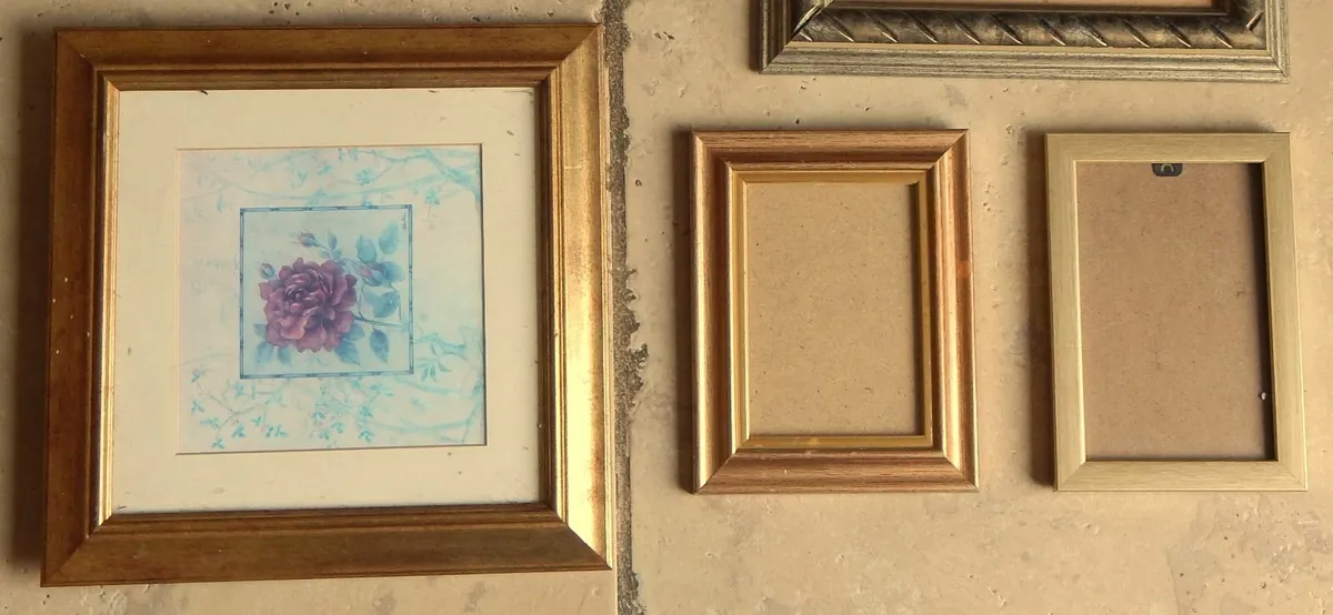 Selection of 9 Frames in Various Sizes - Image 3