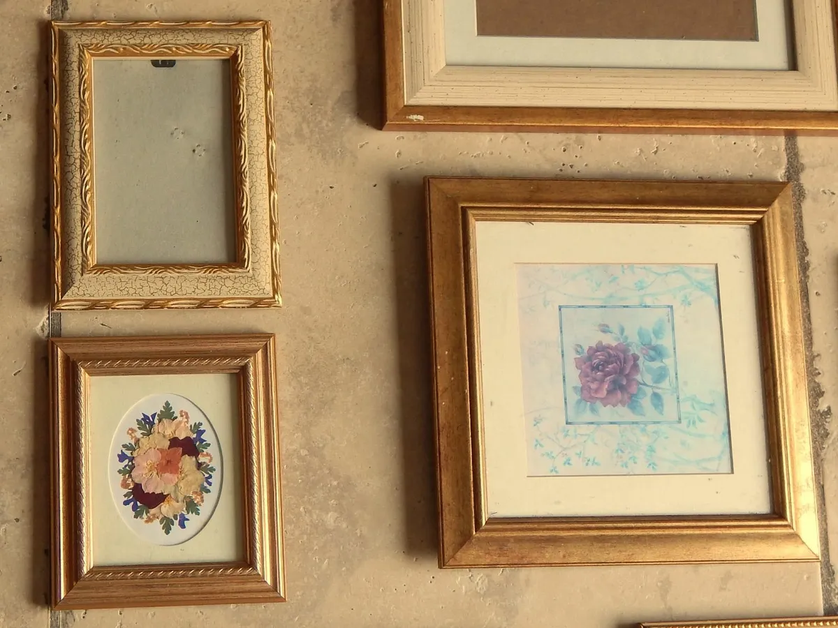 Selection of 9 Frames in Various Sizes - Image 4