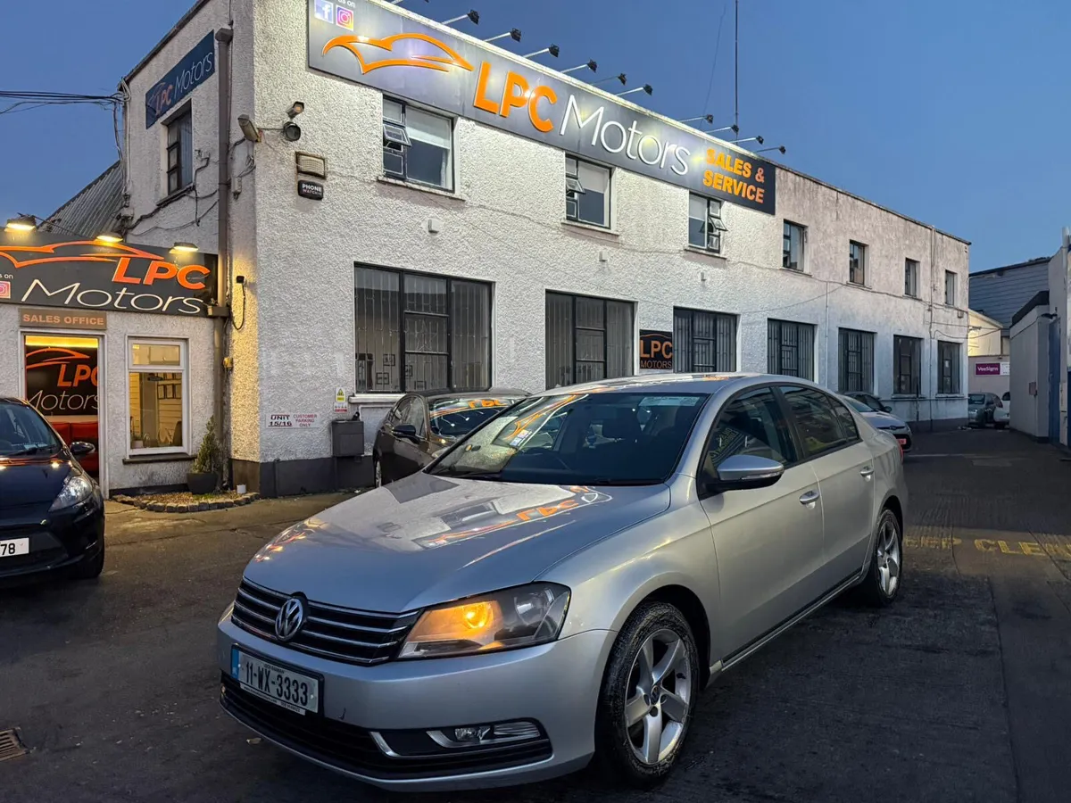 Volkswagen Passat 2011 - Image 3