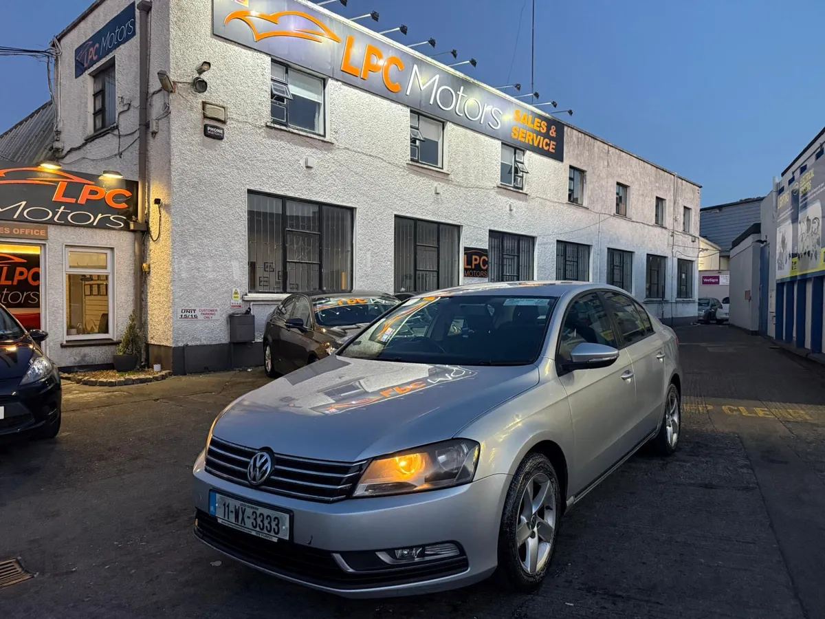 Volkswagen Passat 2011 - Image 4