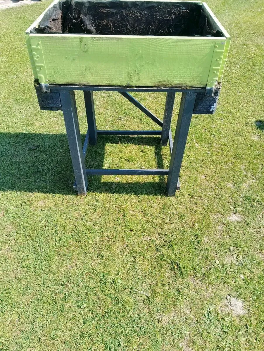 Raised planter - Image 4