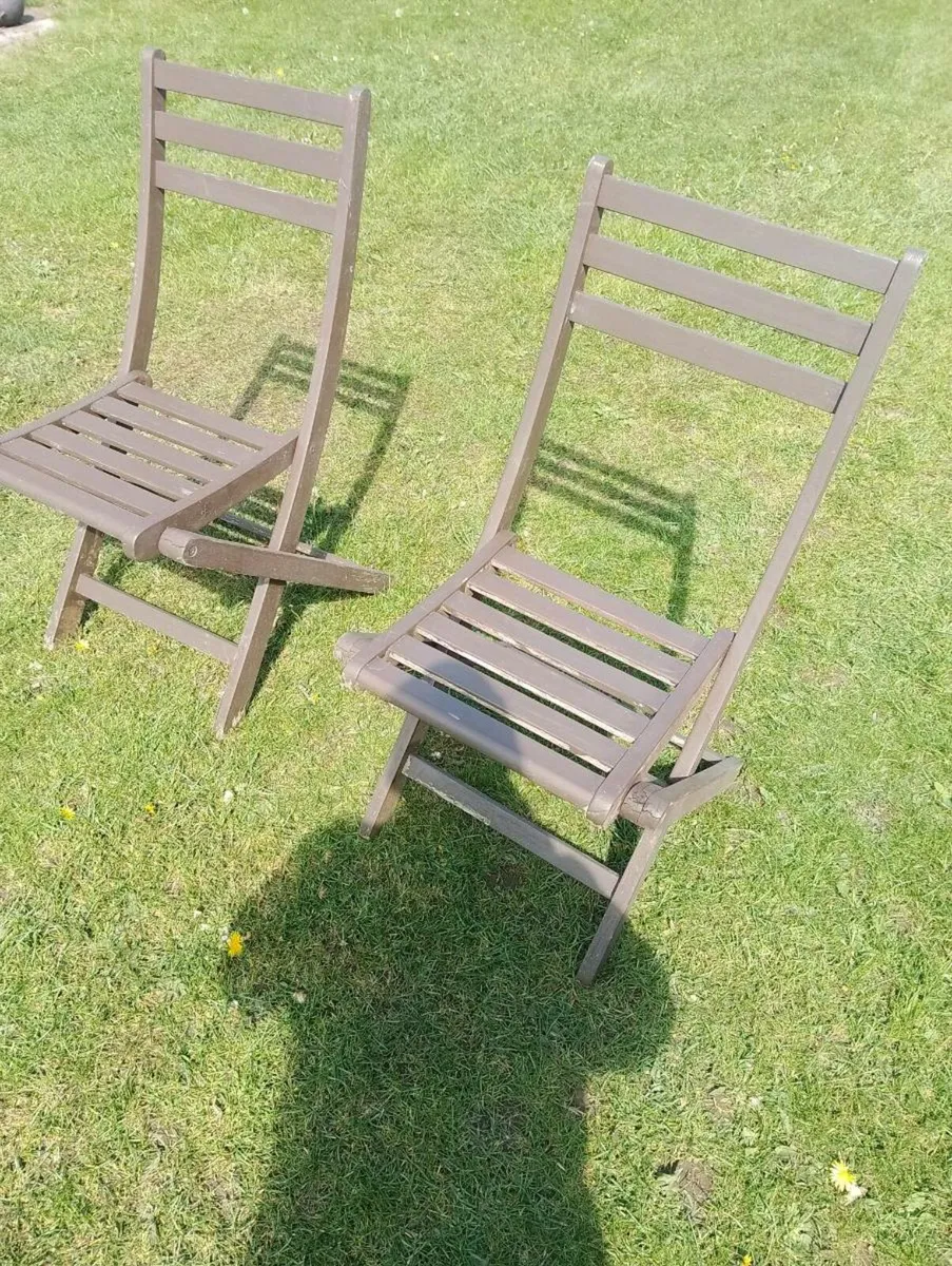 2 folding deck chairs - Image 1
