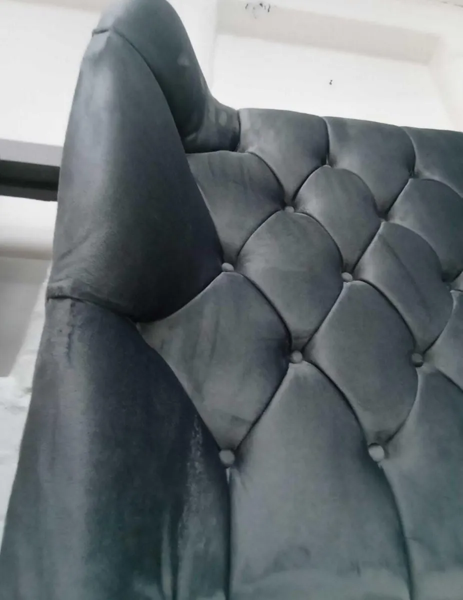 All new wing back bed with mattress - Image 4