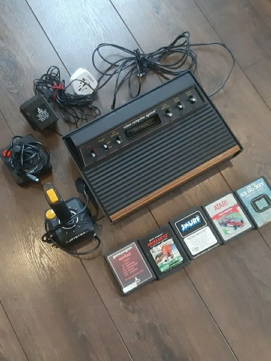 Original Atari 2600 Woody With Games - Image 1