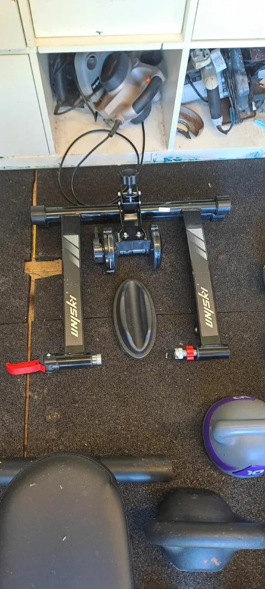 Indoor bike trainer