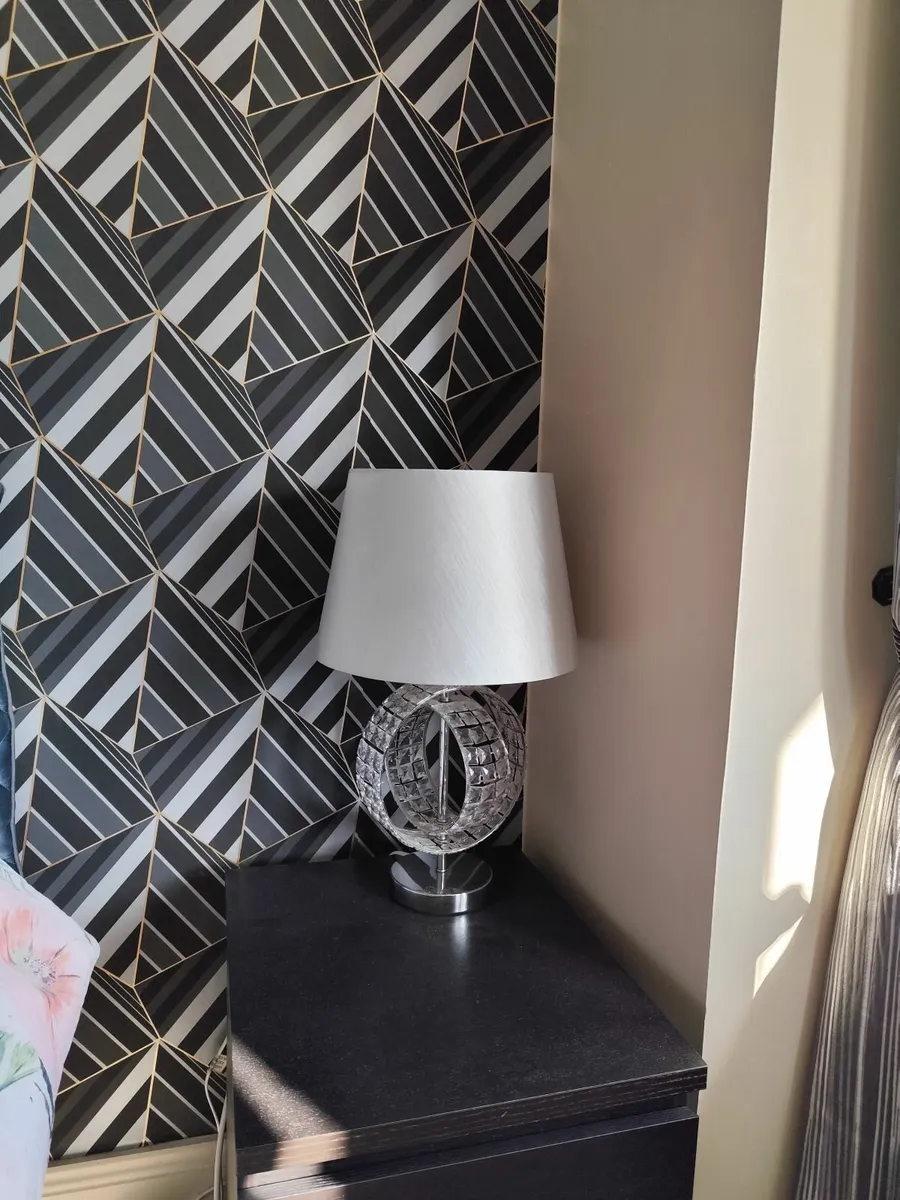 Lamp shade with bedside lamps - Image 1