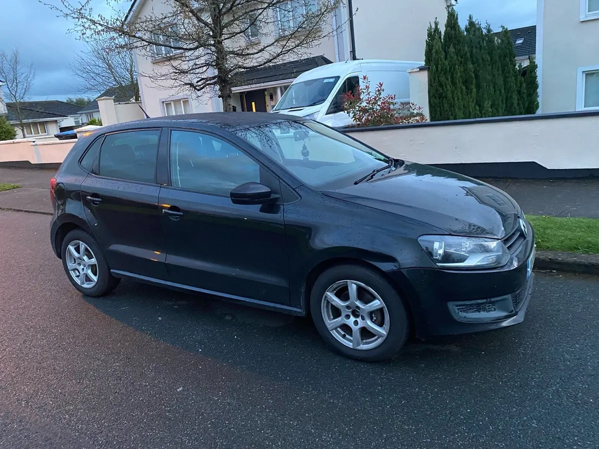 2010 Volkswagen Polo - Image 2