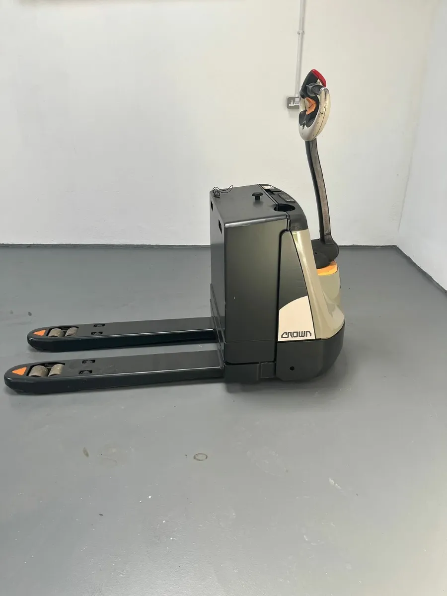 Forklifts, Pallet Trucks, Reach Trucks for sale - Image 4