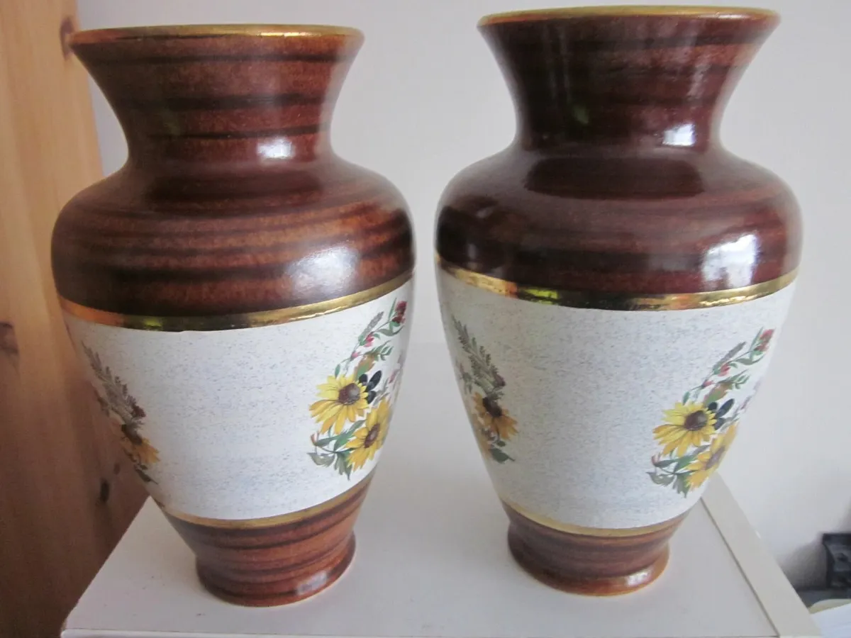 Vintage Pair of Ceramic German Vases 150-20 - Image 3