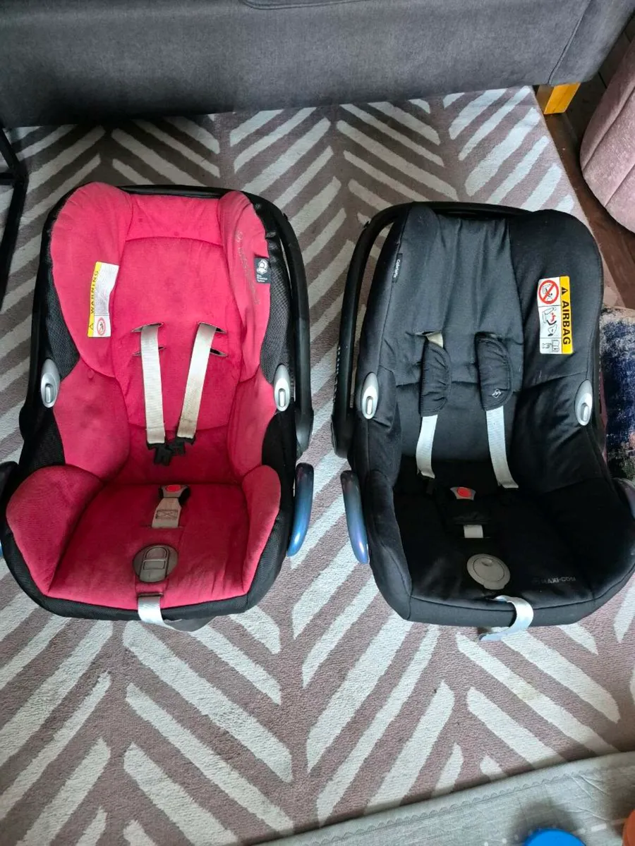 Free to good home - 2 x Baby Seats & isofix bases - Image 2