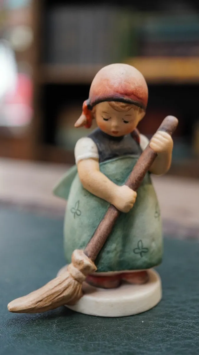 Goebel Hummel Figurine - Little Sweeper - Image 2