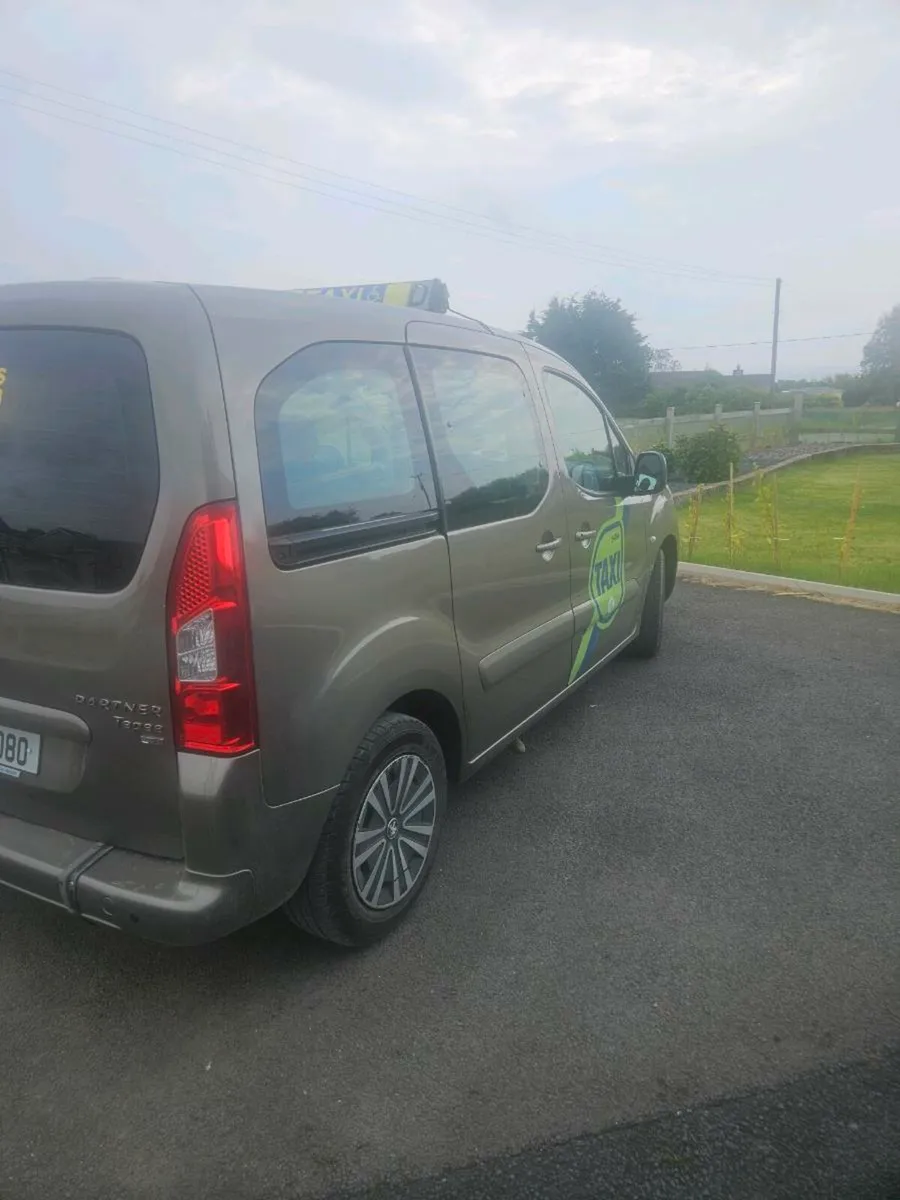 Taxi For Hire - Image 2
