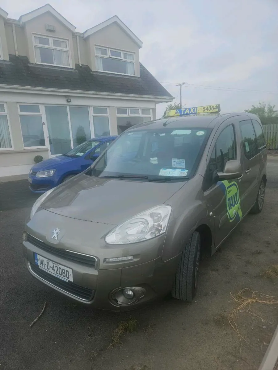 Taxi For Hire - Image 3
