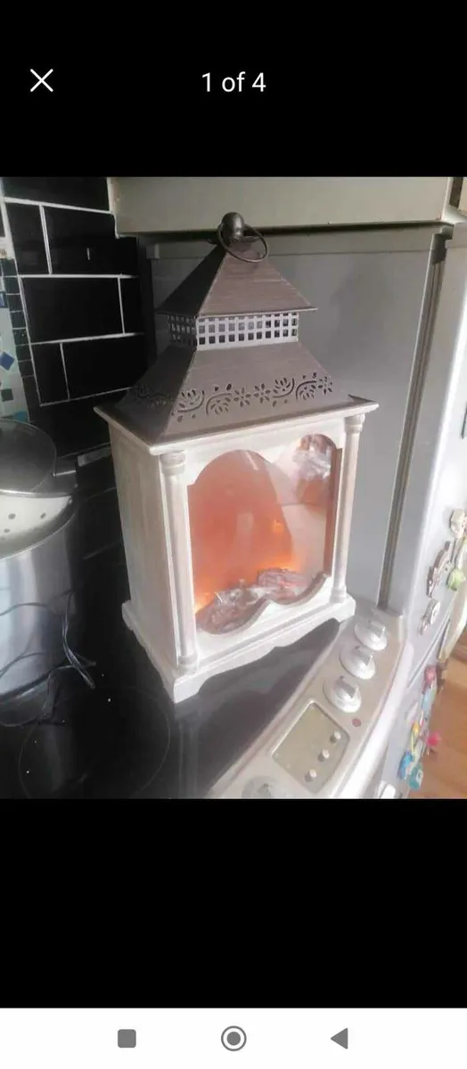 Electric light up lantern - Image 1