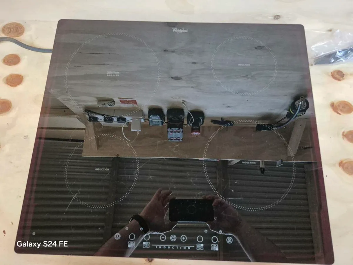 Whirlpool induction hob - Image 2