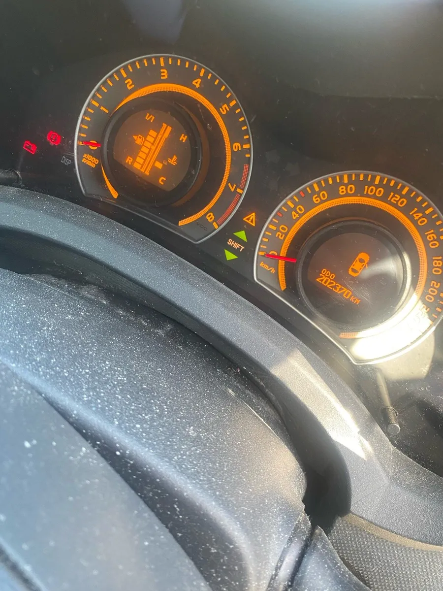 07 Toyota Auris - Image 2