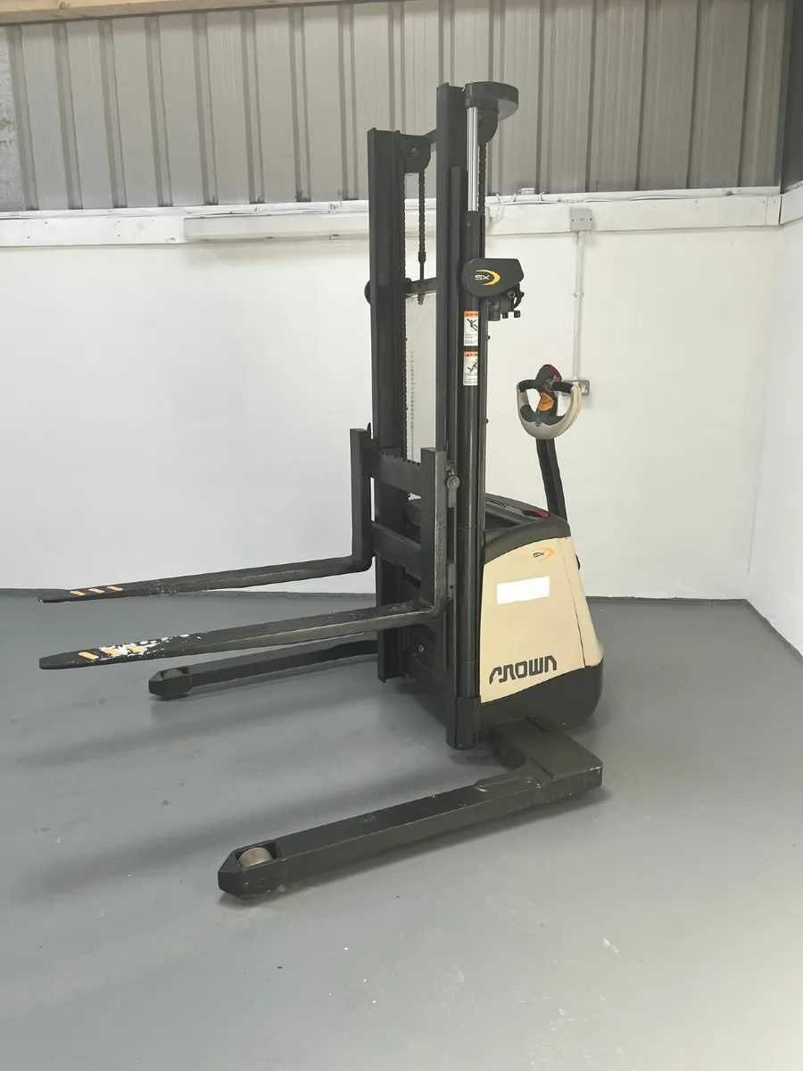 Forklifts, Pallet Trucks, Reach Trucks for sale - Image 1